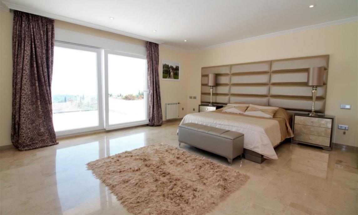 Marbella Sea View 10 Bedrooms *