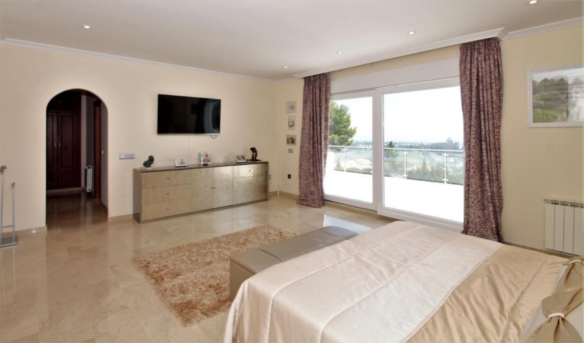 Marbella Sea View 10 Bedrooms Villa Estepona