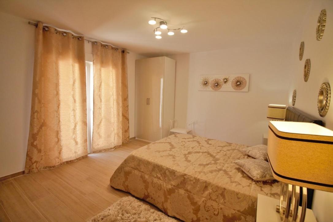 Villa Marbella Sea View 10 Bedrooms *