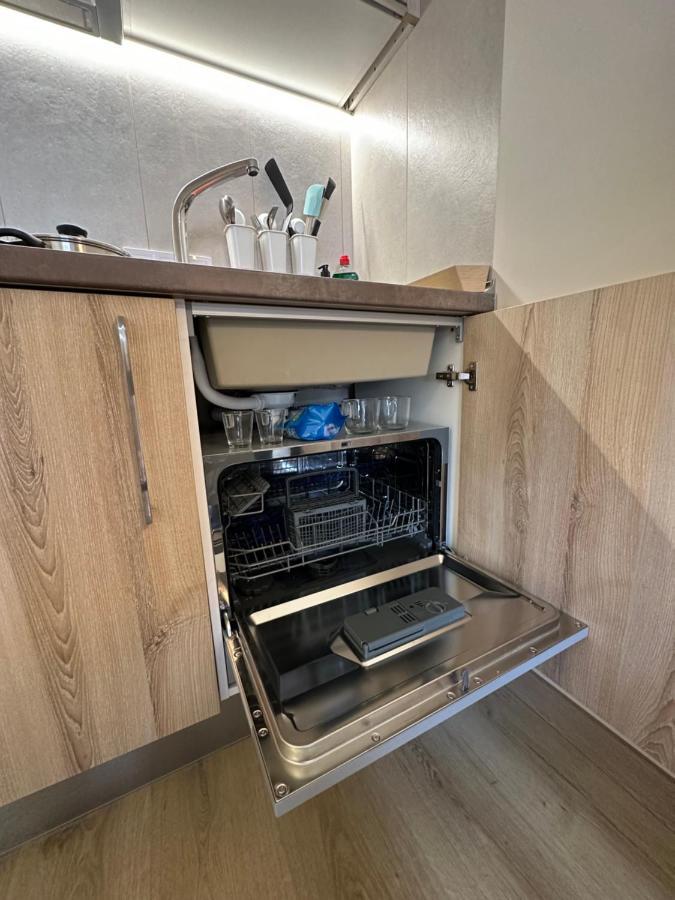 Lovely New 77 Apartamento *