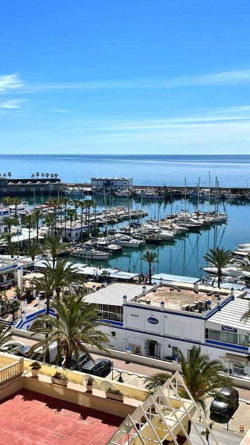 Puerto Paraiso Port *