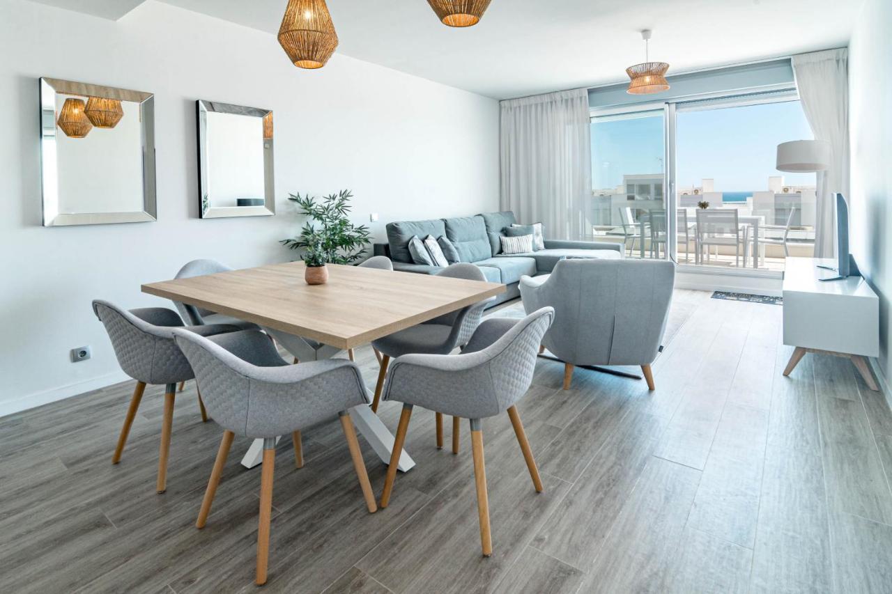 Lm351a- Luxury 3 Bed Family Apartment Estepona