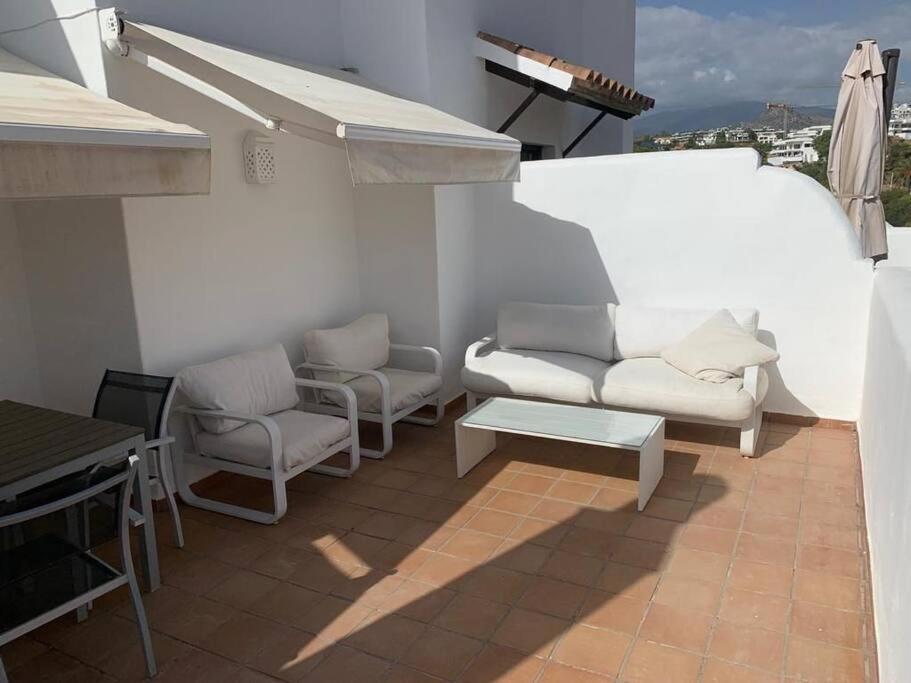 Apartment Ruim Zonnig Met Groot Terras In Mooi Complex, Op 15' Te Voet Het Strand; Op 10' En Puerto Banus. *