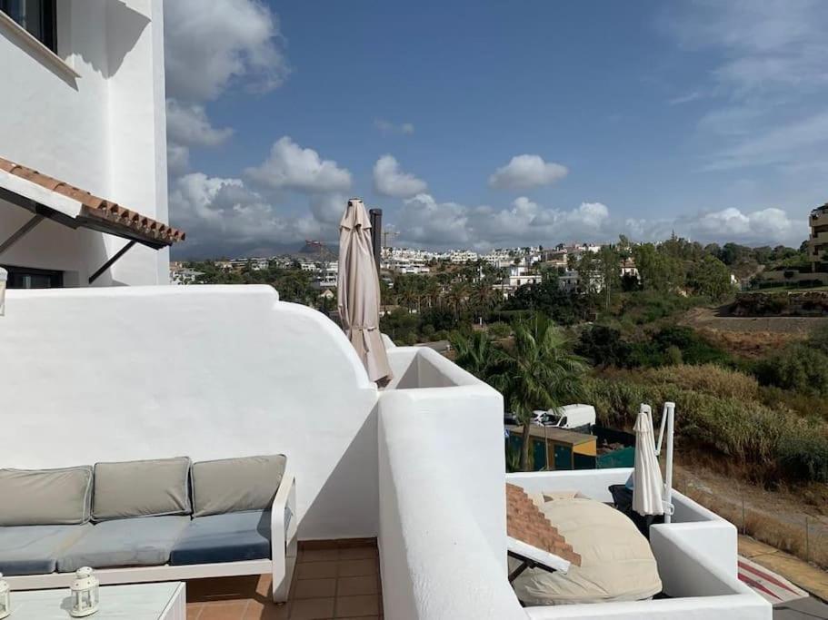 Ruim Zonnig Met Groot Terras In Mooi Complex, Op 15' Te Voet Het Strand; Op 10' En Puerto Banus.