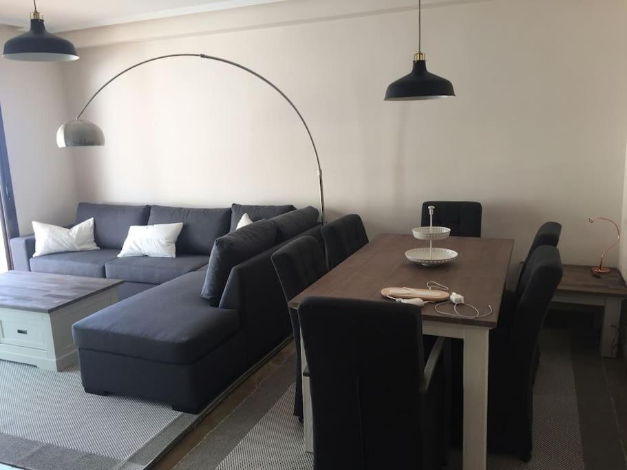 Apartment Ruim Zonnig Met Groot Terras In Mooi Complex, Op 15' Te Voet Het Strand; Op 10' En Puerto Banus.
