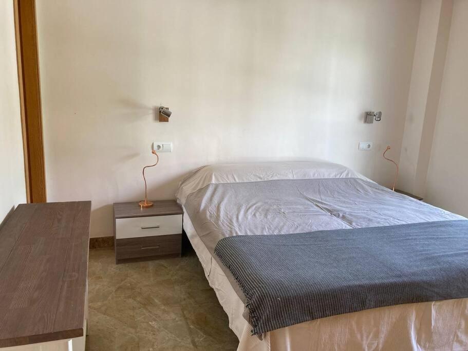 Apartamento Ruim Zonnig Met Groot Terras In Mooi Complex, Op 15' Te Voet Het Strand; Op 10' En Puerto Banus. Estepona