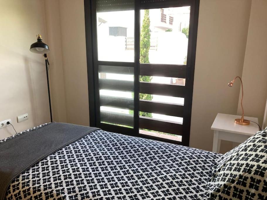 Ruim Zonnig Met Groot Terras In Mooi Complex, Op 15' Te Voet Het Strand; Op 10' En Puerto Banus. Apartment Estepona