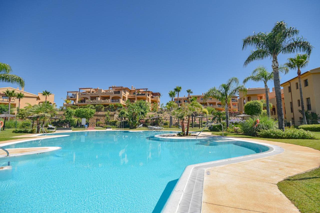 Beautiful In Benahavis, Marbella Apartment Estepona