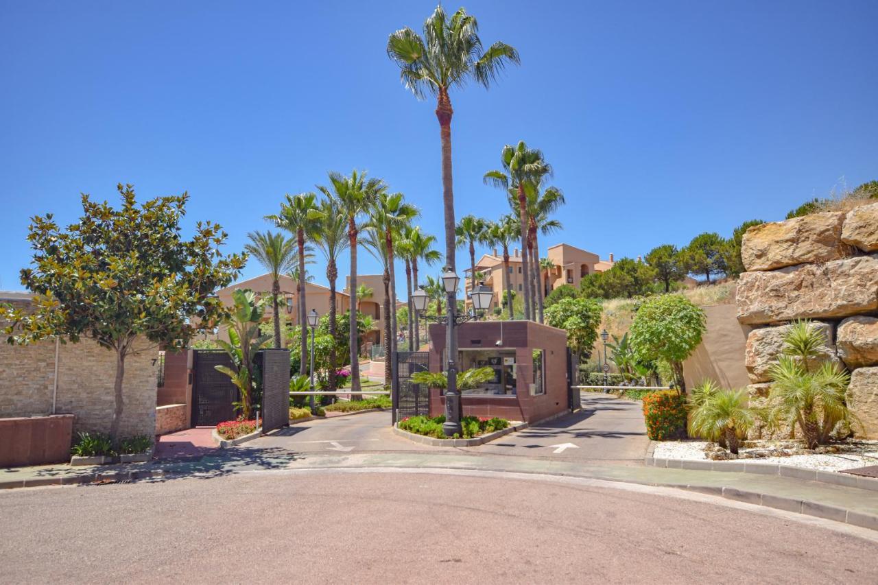 Beautiful In Benahavis, Marbella Apartment