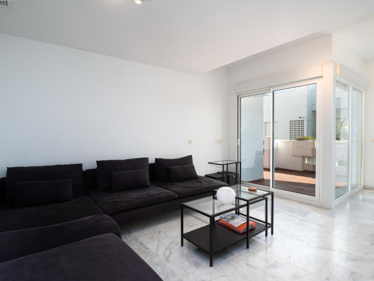 2051-new 3 Bedrooms On Golf Apartment Estepona