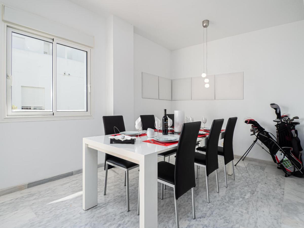 2051-new 3 Bedrooms On Golf Apartment Estepona