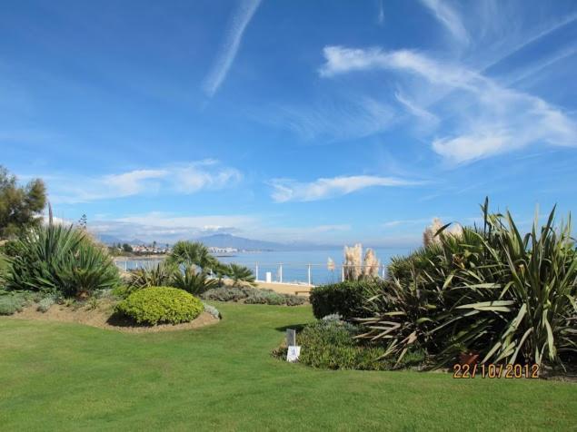 Seaside Vista Terrace: Panoramic Costa Del Sol Retreat