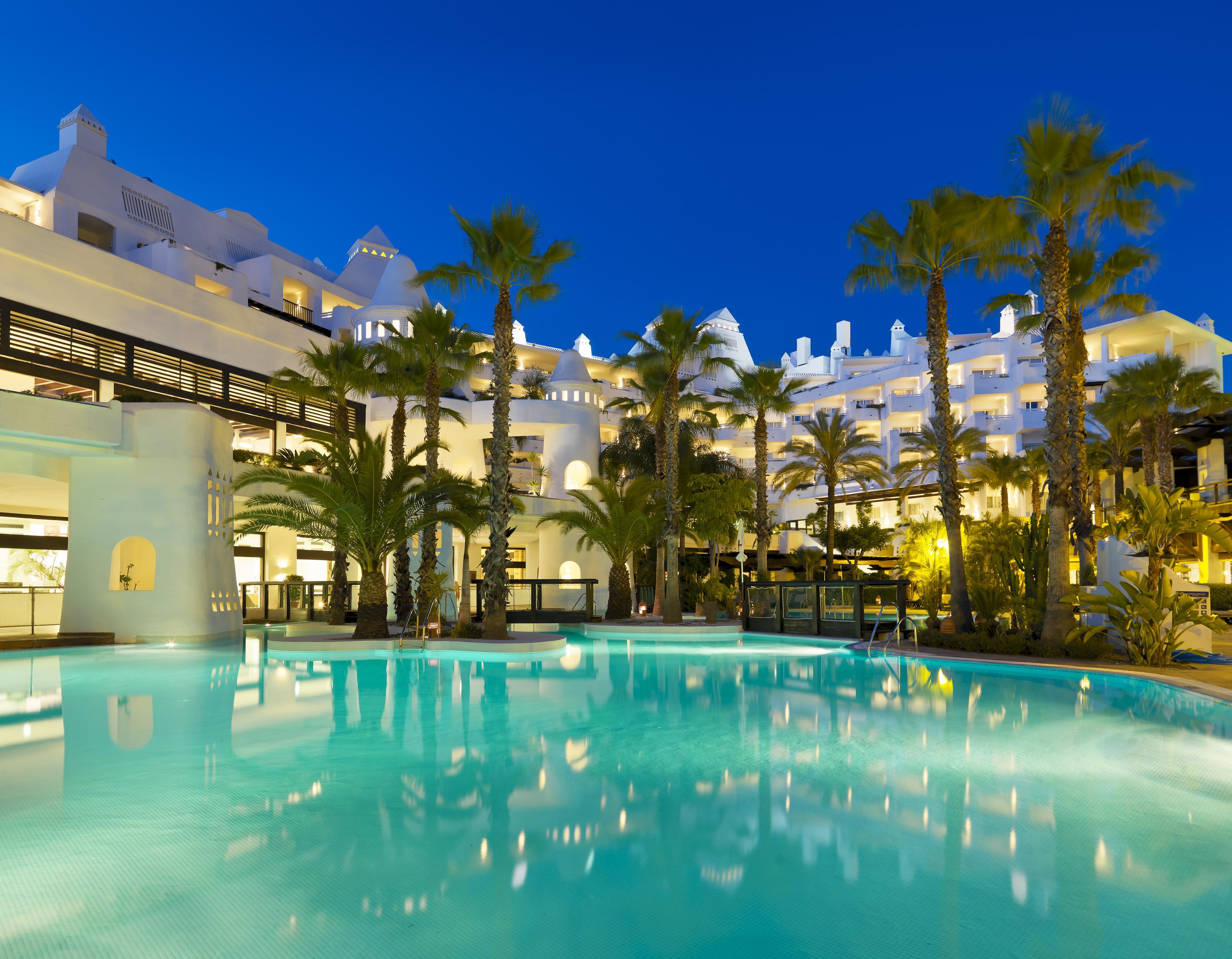 H10 Palace Hotel 4*