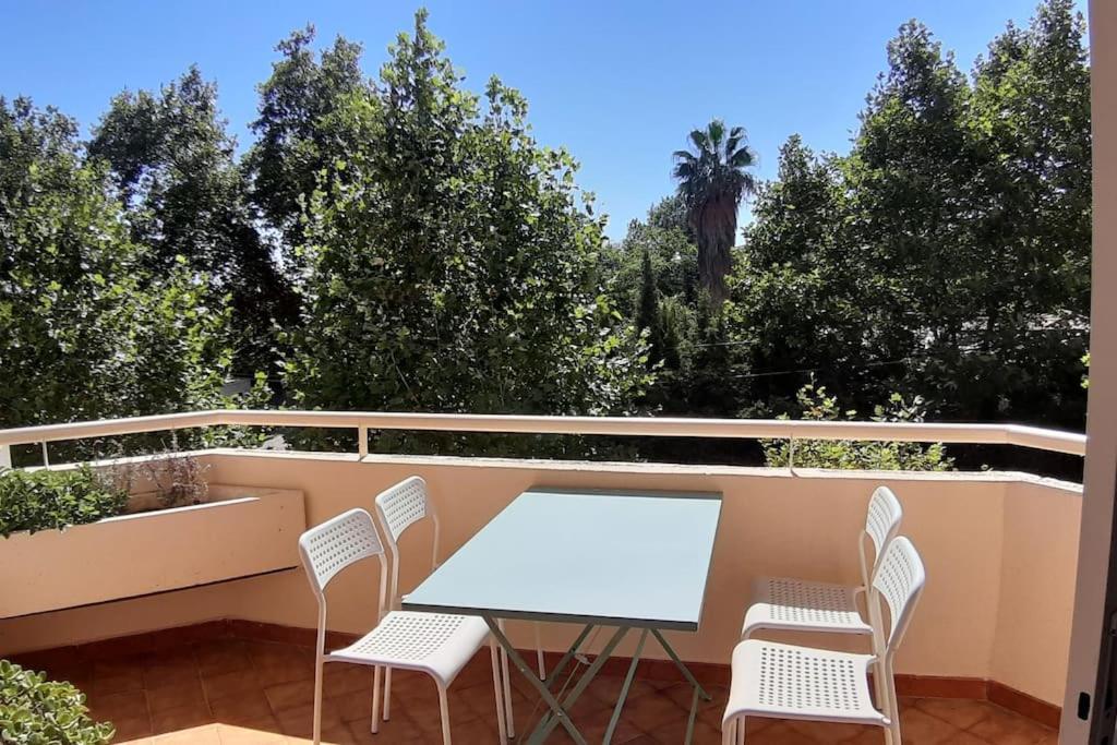 With 2 Big Bedrooms On + Terraces