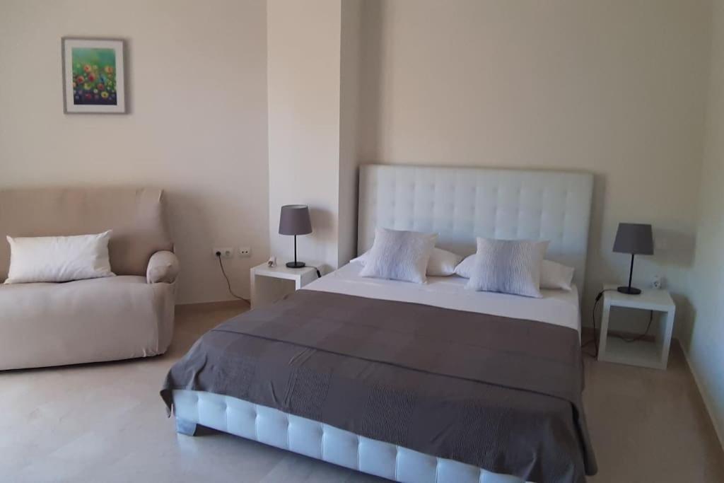 Apartment With 2 Big Bedrooms On + Terraces