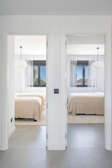 Seaviews Private Jacuzzi Rooftop&luxurious Living Apartment Estepona