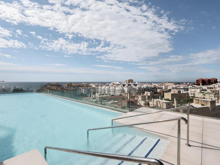 Infinity Seaviews Pool