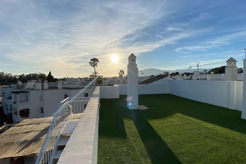 Luxurious Penthouse With 180m2 Sunlit Terrace Estepona