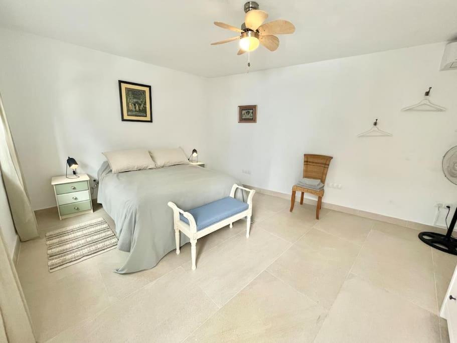 Stylish Beachside House 50 M From The Sea ! Casa de férias Estepona