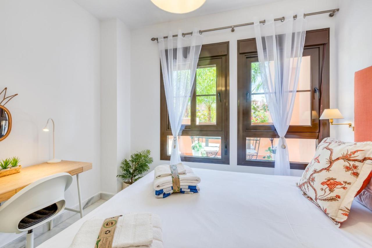 Deluxe Relax With Pool Apartment *