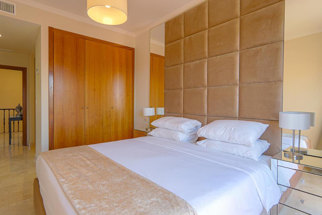 Townhouse Azata Golf - 5 Min Driving From The Beach * Estepona