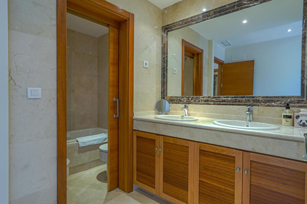 Townhouse Azata Golf - 5 Min Driving From The Beach Holiday home Estepona