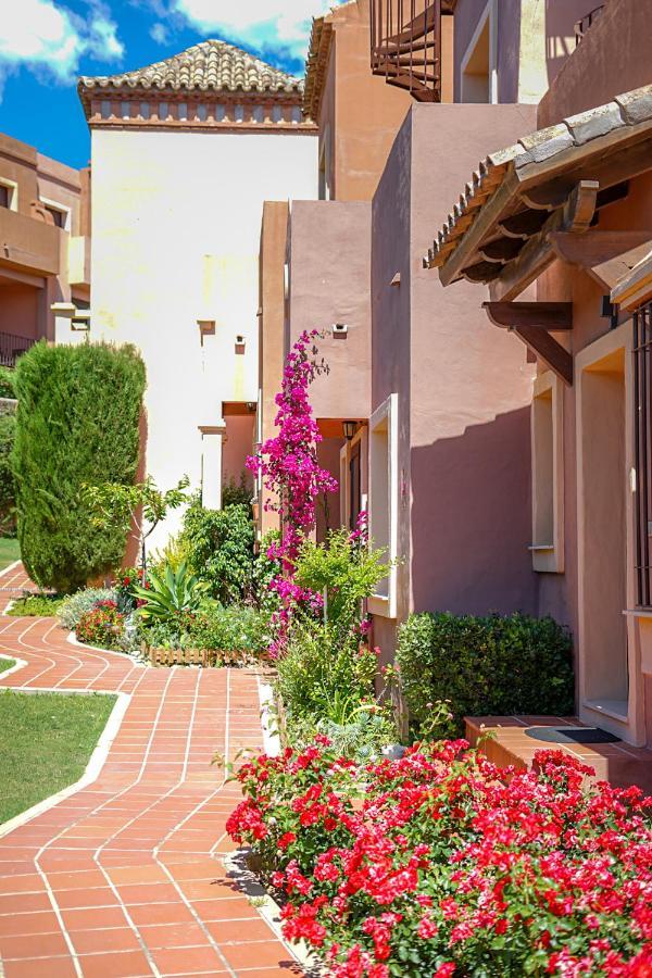 Townhouse Azata Golf - 5 Min Driving From The Beach * Estepona