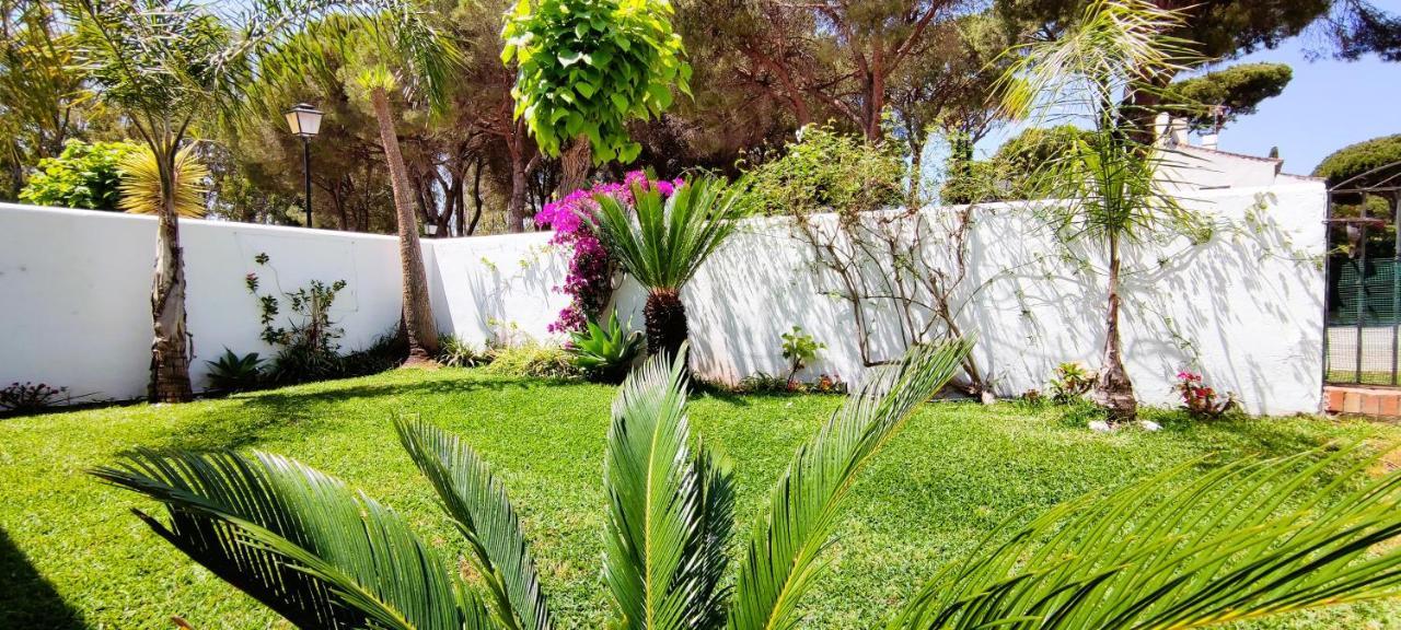 Con Jardin Y Piscina En Playa * Estepona