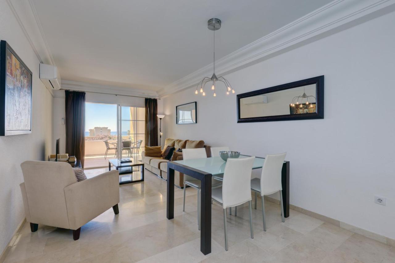 Spacious Puerto Alto Apartment Estepona