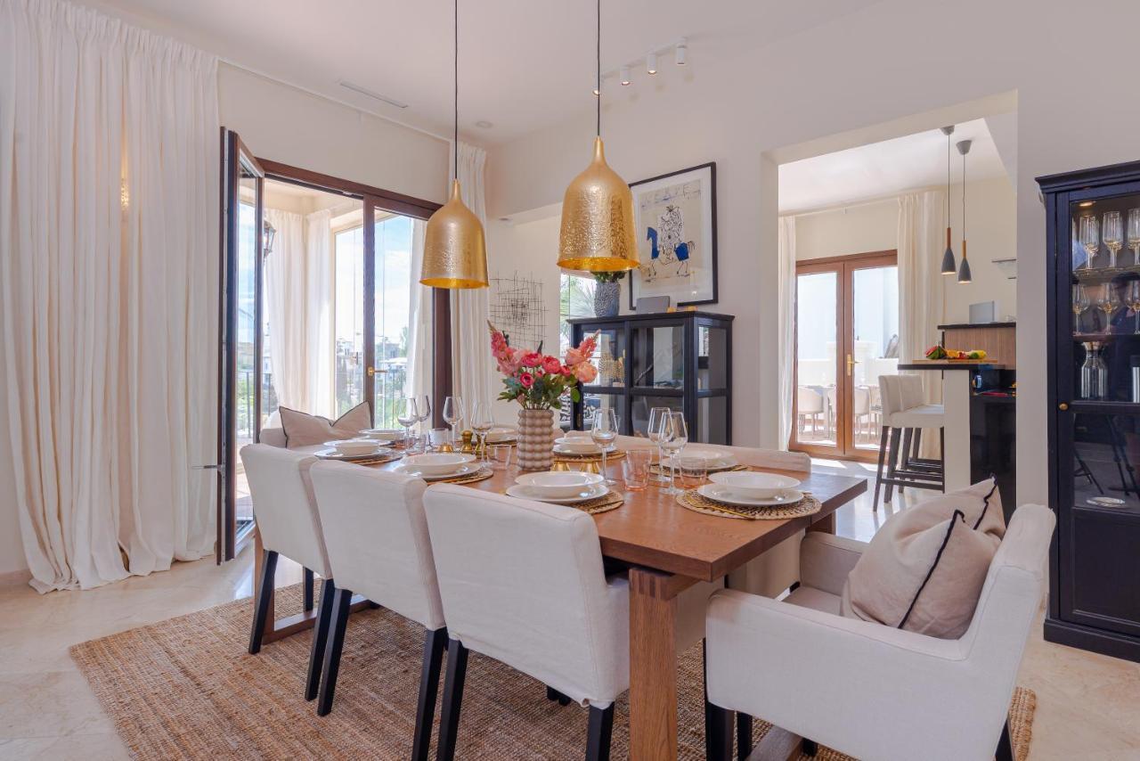 6-bdrm Andalusian Modern Next To Golf Course Estepona