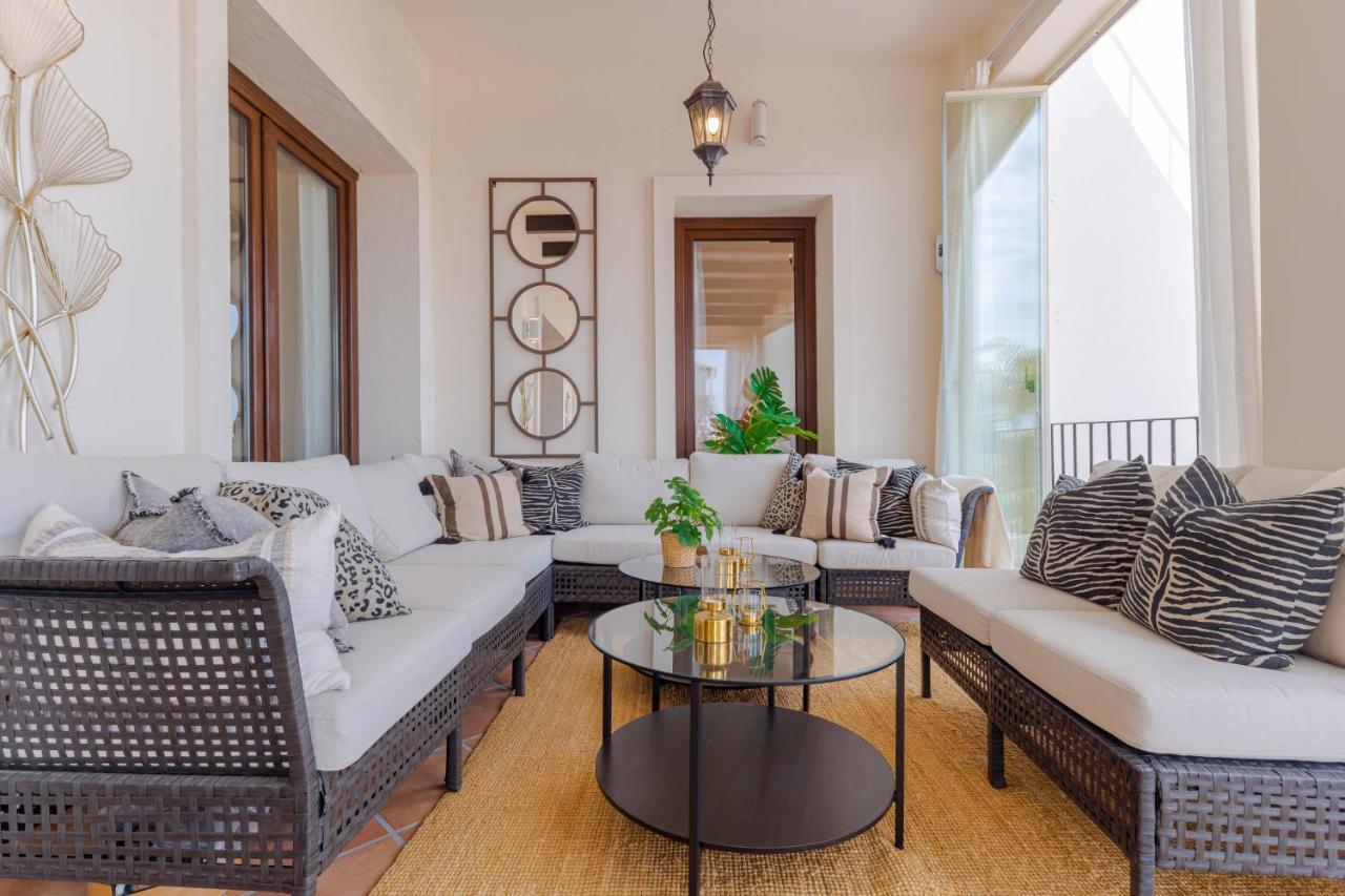 6-bdrm Andalusian Modern Next To Golf Course Appartement *