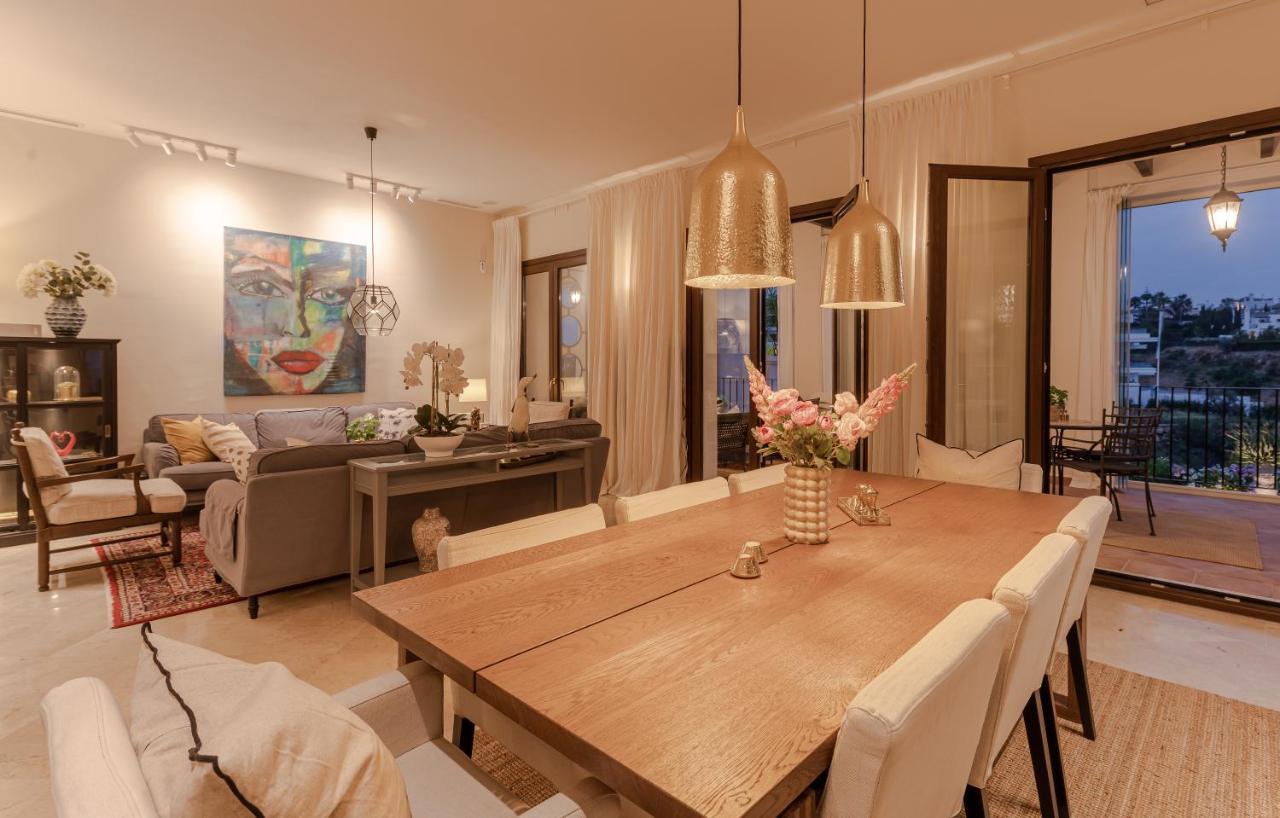 6-bdrm Andalusian Modern Next To Golf Course Appartement *
