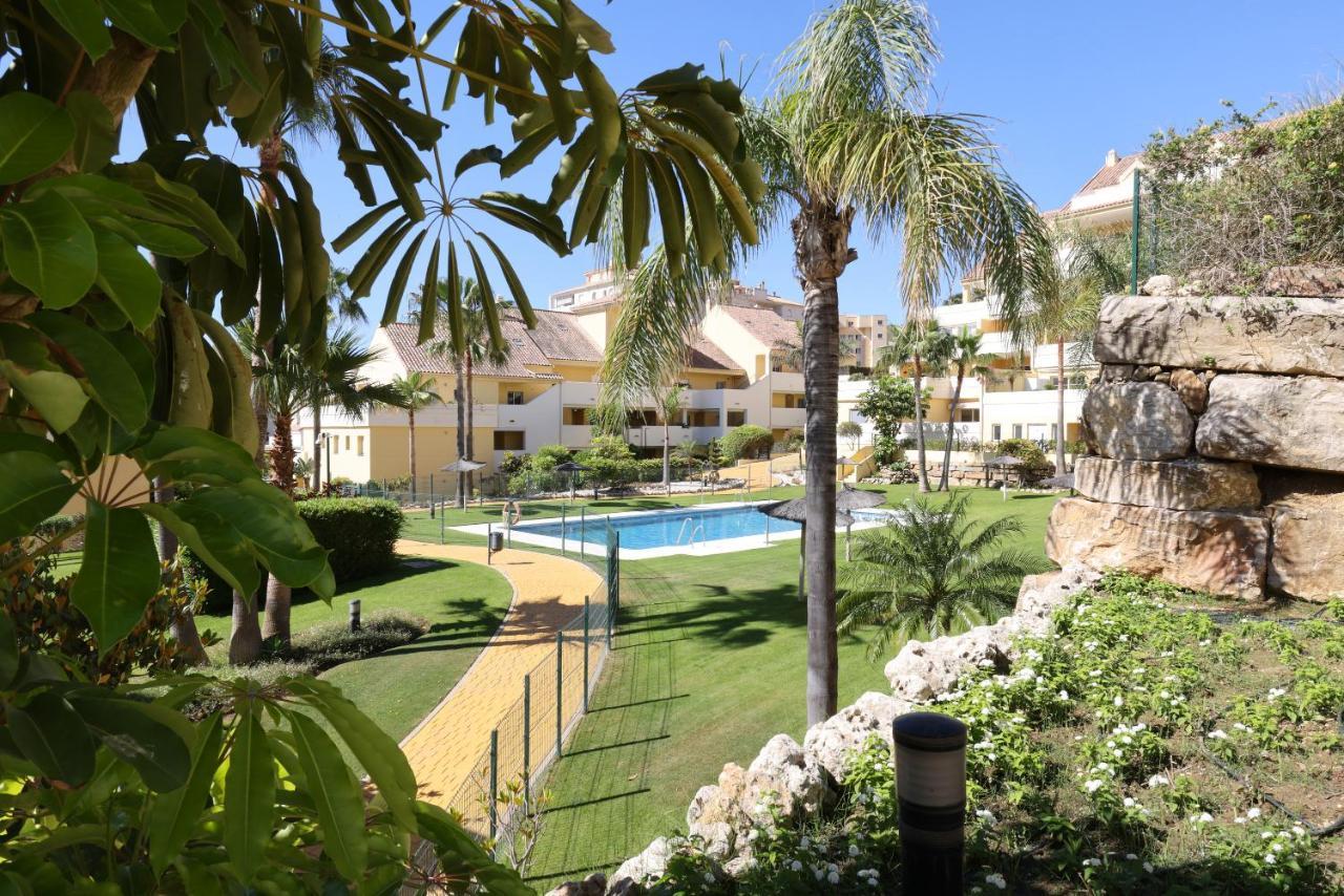 Spacious Puerto Alto Apartment Estepona