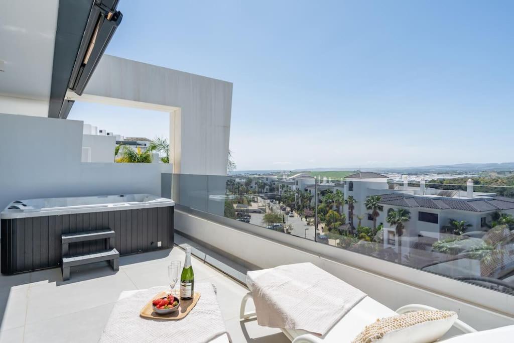 Seaviews Private Jacuzzi Rooftop&luxurious Living Apartment *