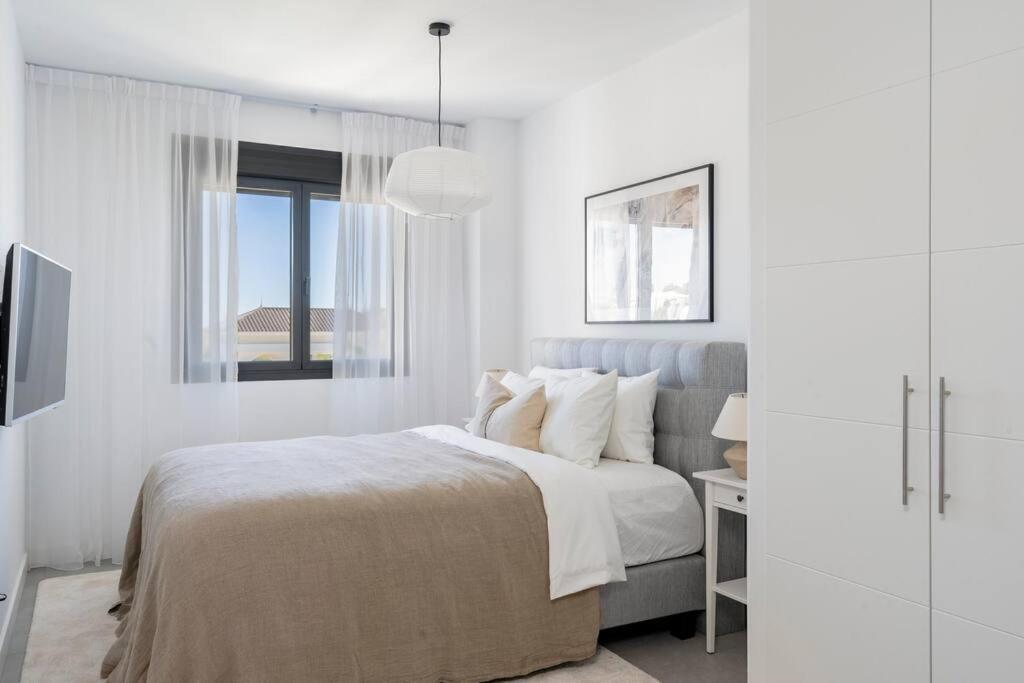 Seaviews Private Jacuzzi Rooftop&luxurious Living Apartment Estepona