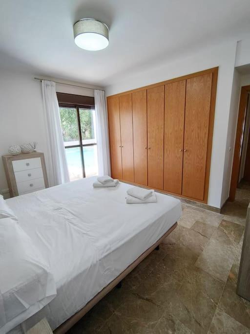 Apartment Full With Private Pool