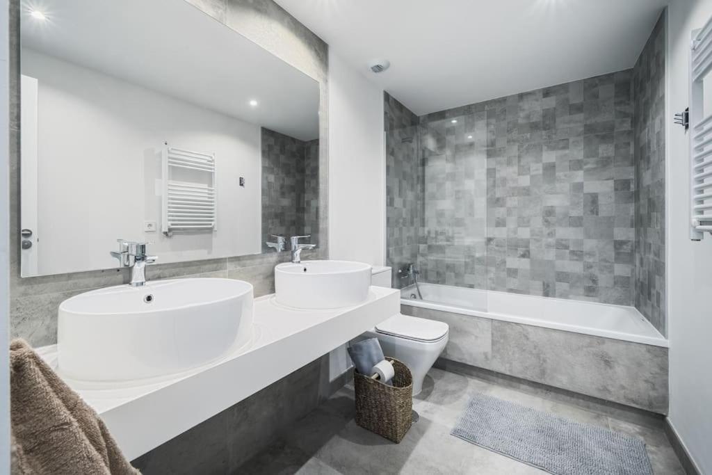 Infinity Seaviews Pool Apartamento