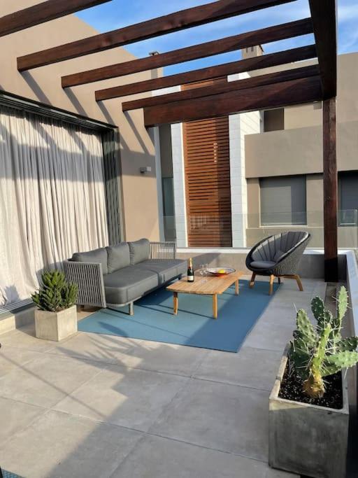 Modern Luxury Penthouse, 15 Minutes Marbella Apartment Estepona