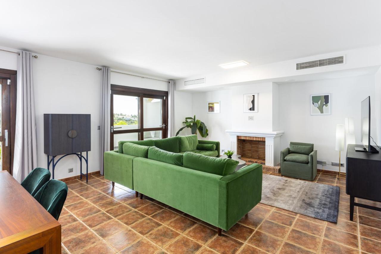 Private 4 Bedrooms House Shared Pool Montevideo Hills Golf By Aorastay Estepona