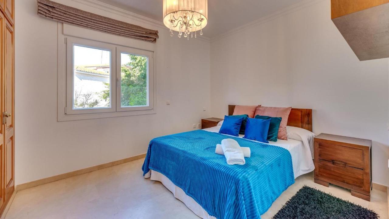 Contemporaly Huge Apartment Estepona
