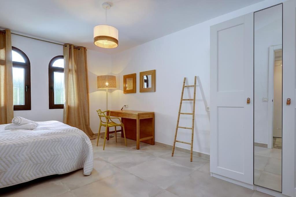 4 Bedroom Townhouse 200 Meters From The Beach! Apartment Estepona