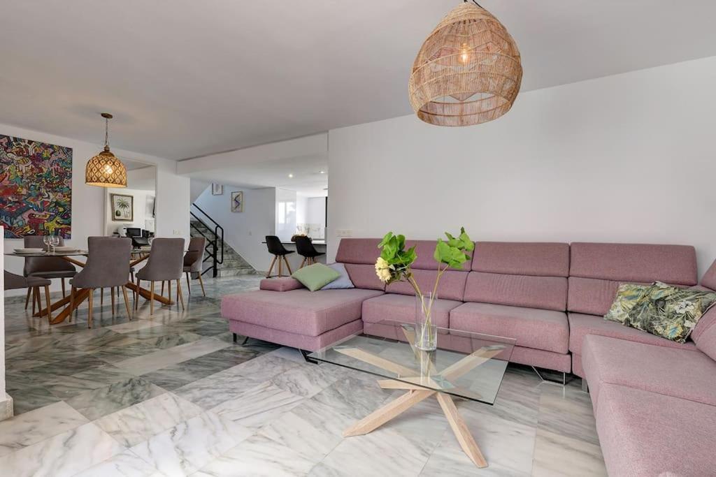 4 Bedroom Townhouse 200 Meters From The Beach! * Estepona