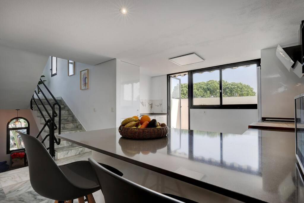 4 Bedroom Townhouse 200 Meters From The Beach! Apartment Estepona