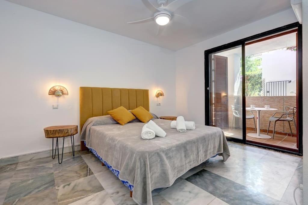 4 Bedroom Townhouse 200 Meters From The Beach! * Estepona