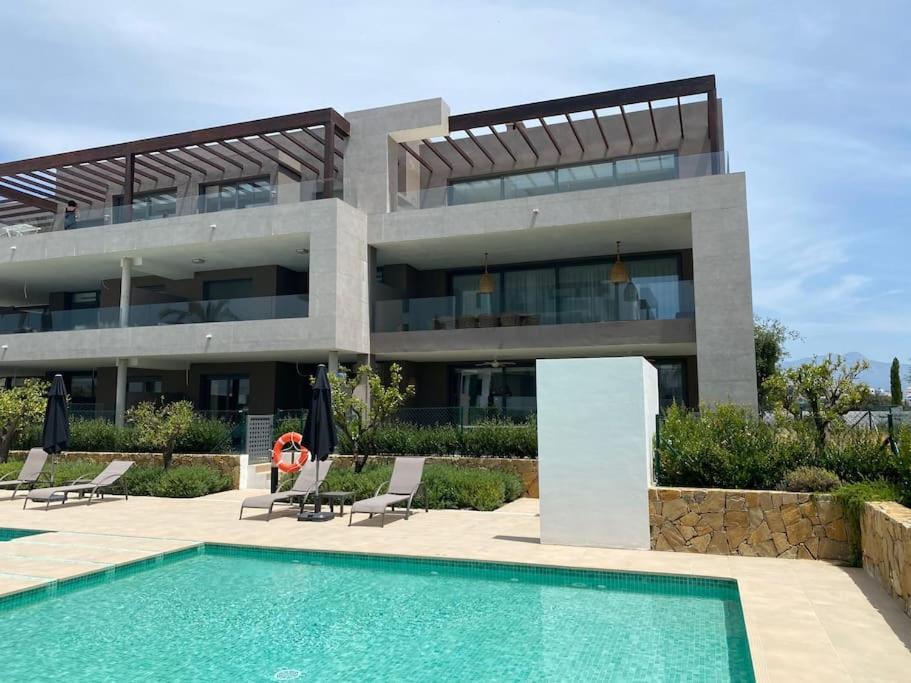 Modern Luxury Penthouse, 15 Minutes Marbella Apartment