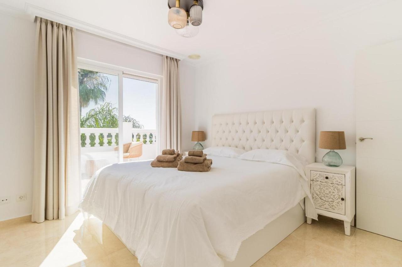 Arcadia - Avenida 28 De Adelfas 29680 Estepona, Malaga Villa