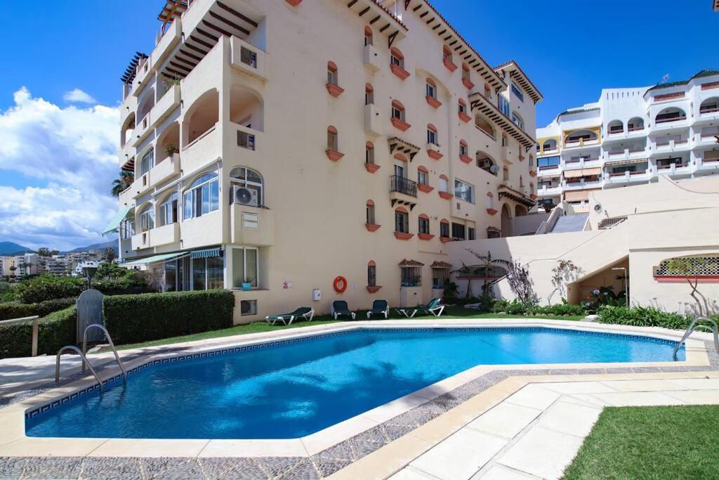 En Playa Del Cristo Apartamento Estepona
