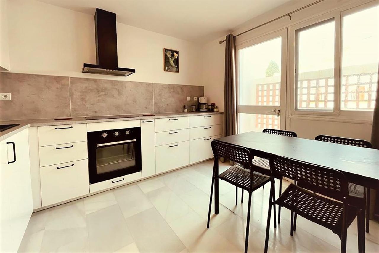 West Townhouse Lobon Holiday home