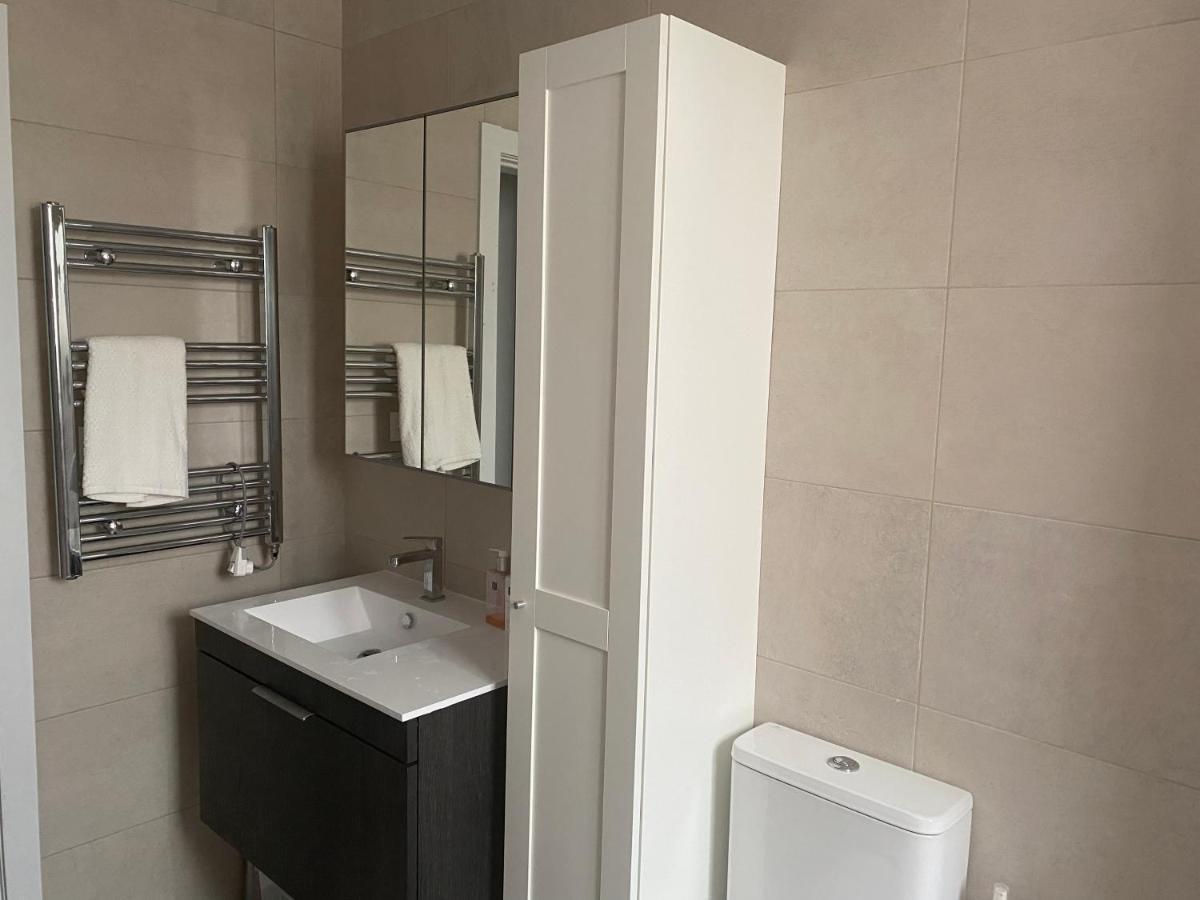 New 3 Bed Town With Pool Apartment *