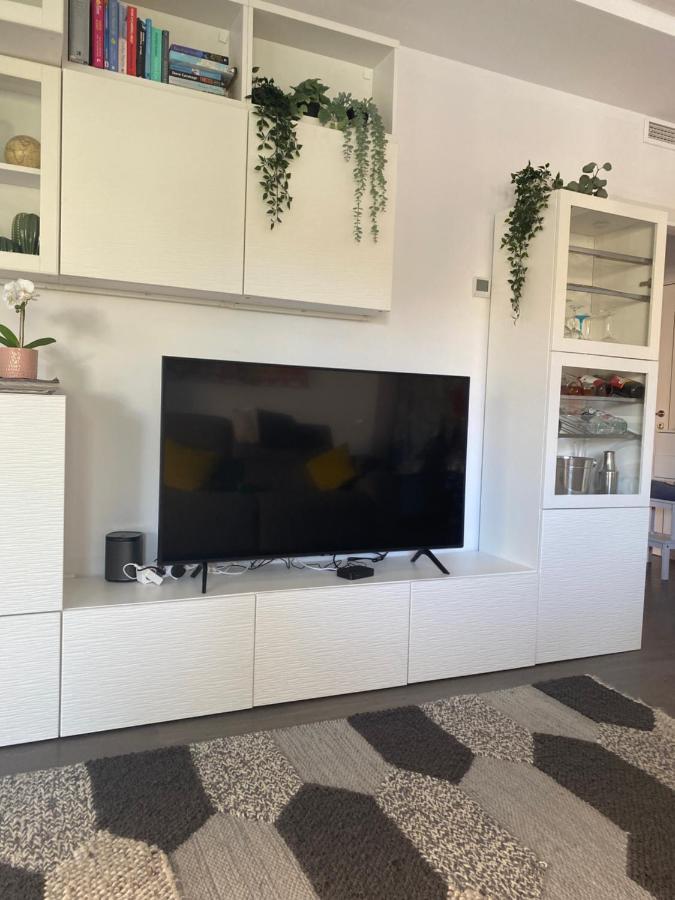 Apartment New 3 Bed Town With Pool *